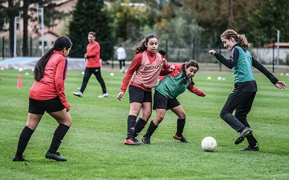 footfeminin1-e1686823703723.jpg