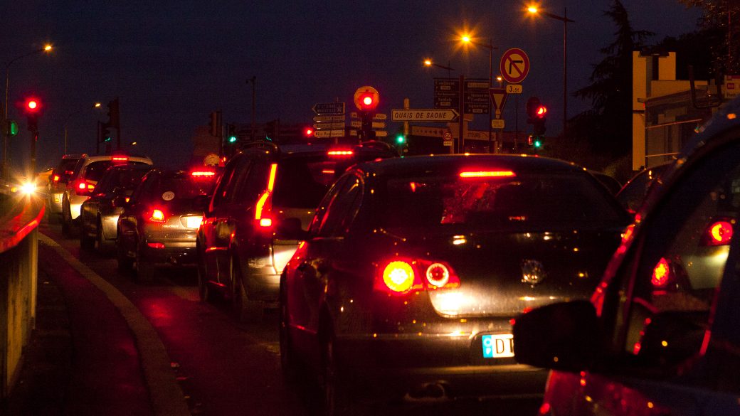 pollution-perif-nuit-routes-circulation-bouchon-voiture-©-TD_0323-1040×585